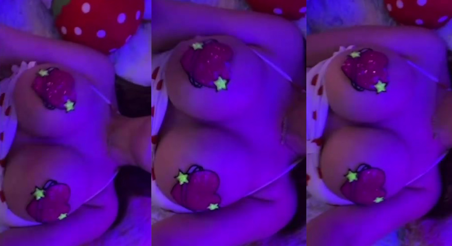 Danyancat Teasing Big Boobs – Onlyfans