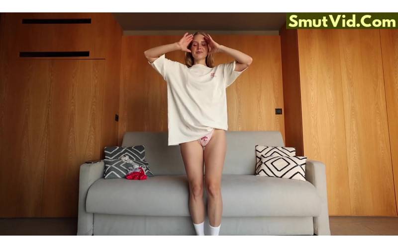 Caroline Zalog Shows Her Juicy Ass During Thong Try On Haul  Video